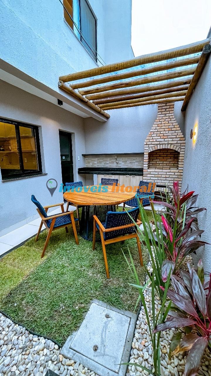 CASA DUPLEX EM CONDOMÍNIO