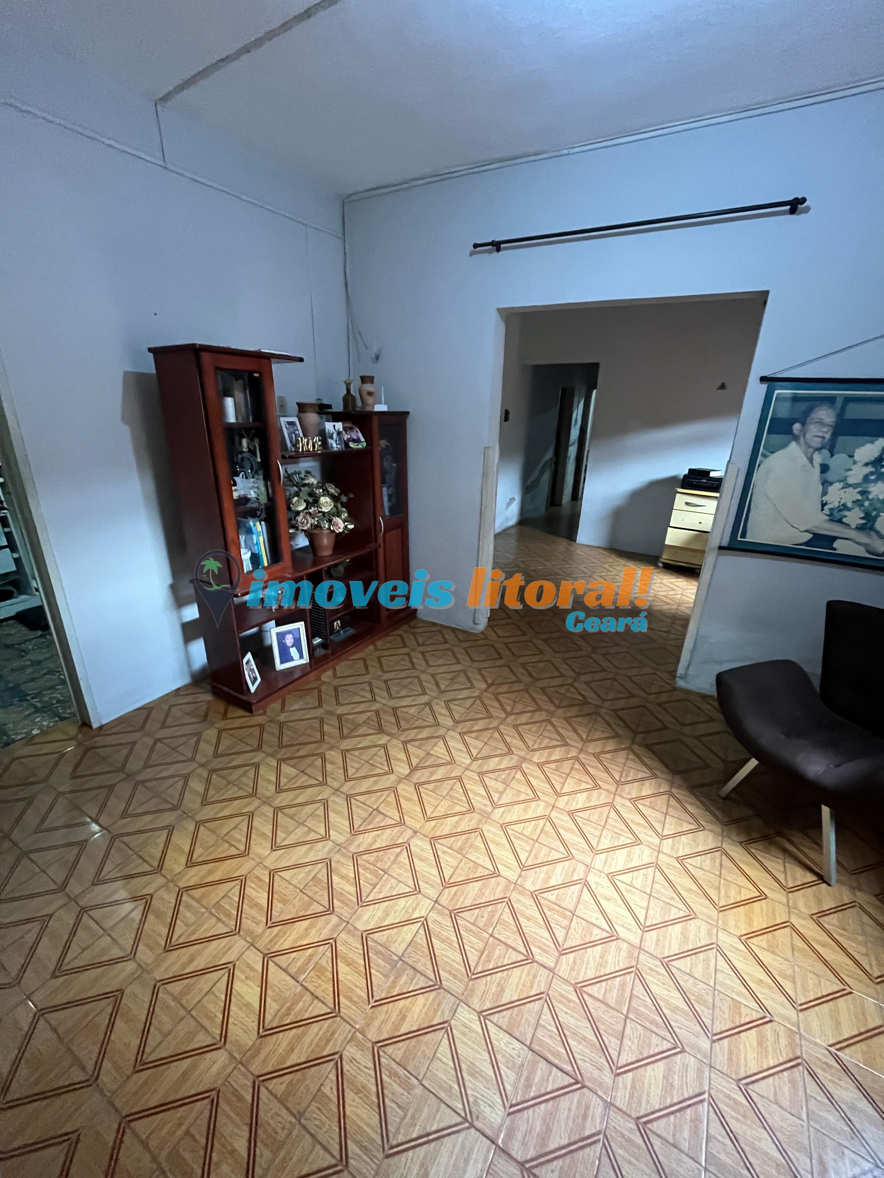 CASA NO CENTRO DA CAUCAIA