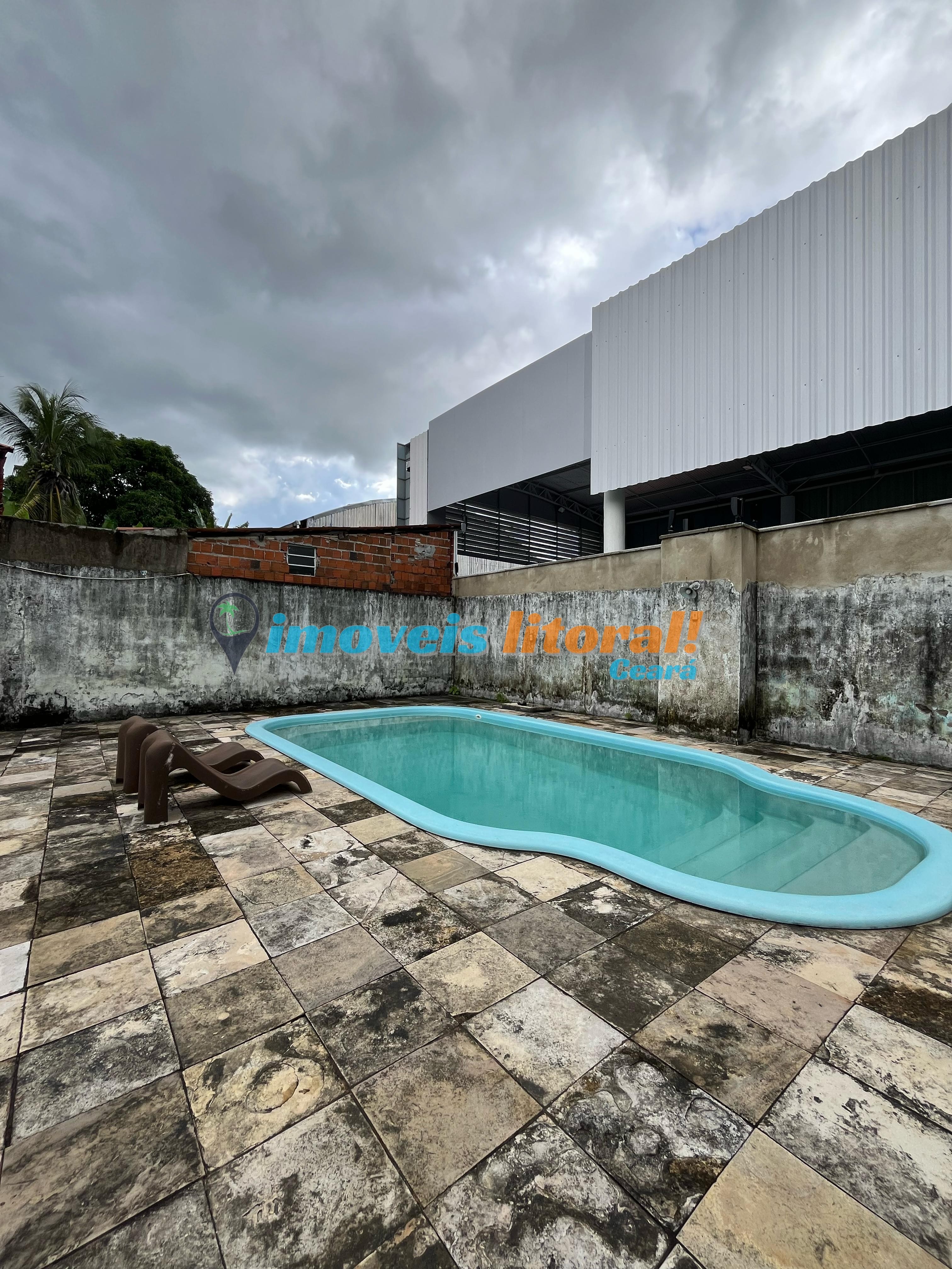 CASA NO CENTRO DA CAUCAIA