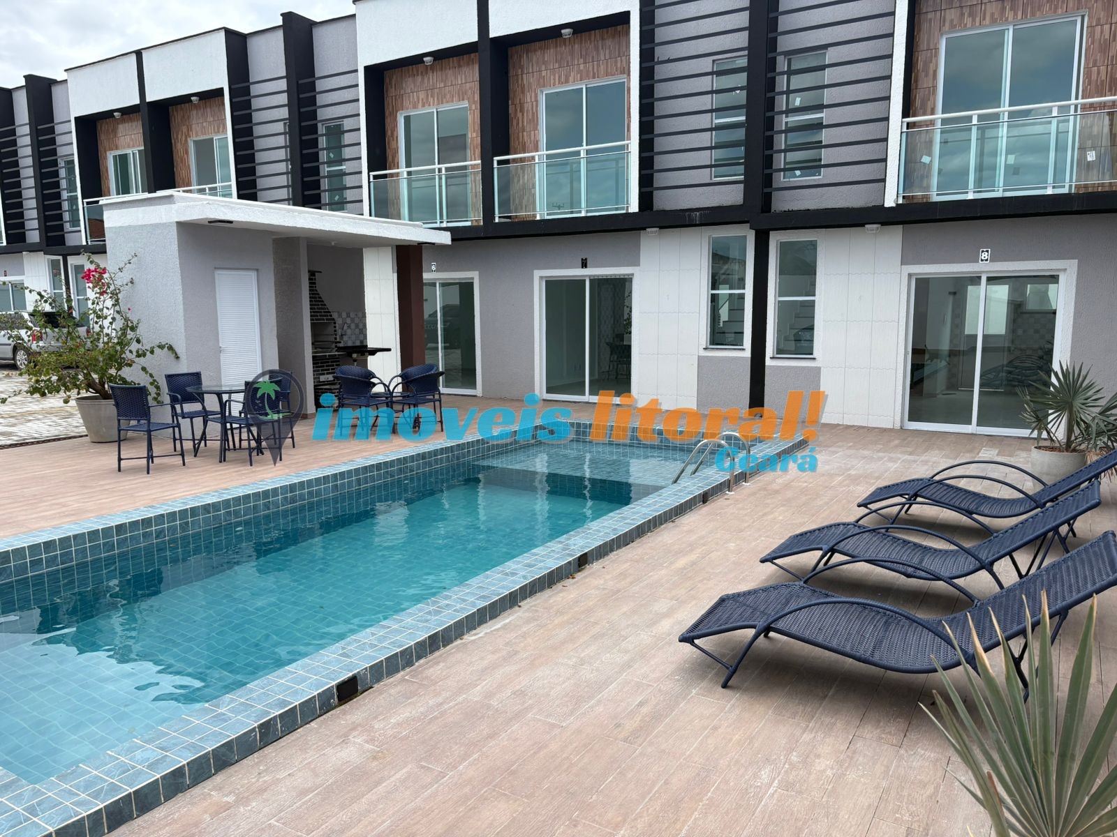 CASA DUPLEX CUMBUCO