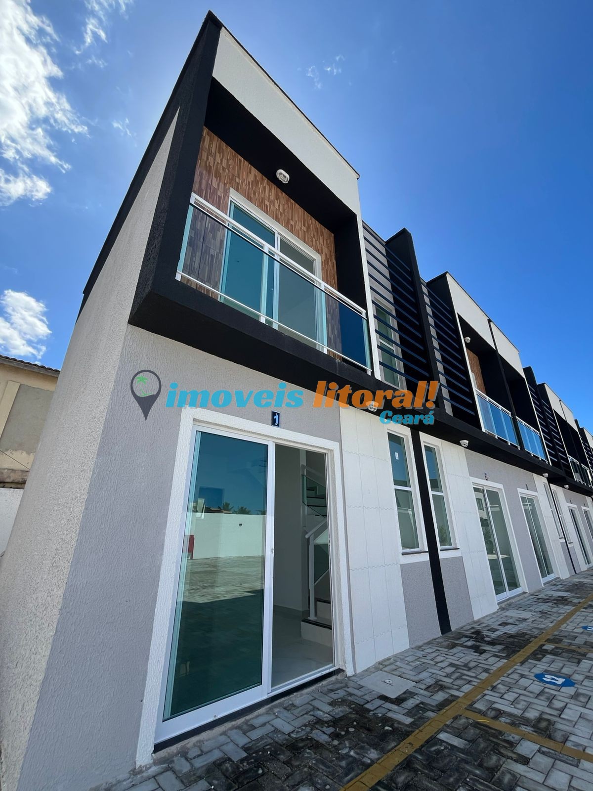 CASA DUPLEX CUMBUCO